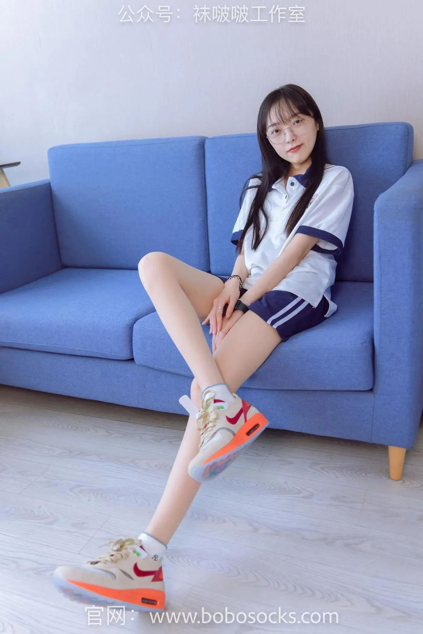 [BoBoSocks袜啵啵]NO.118 稚予-运动鞋、白棉袜、肉丝、踩小熊玩偶 [140P]插图6